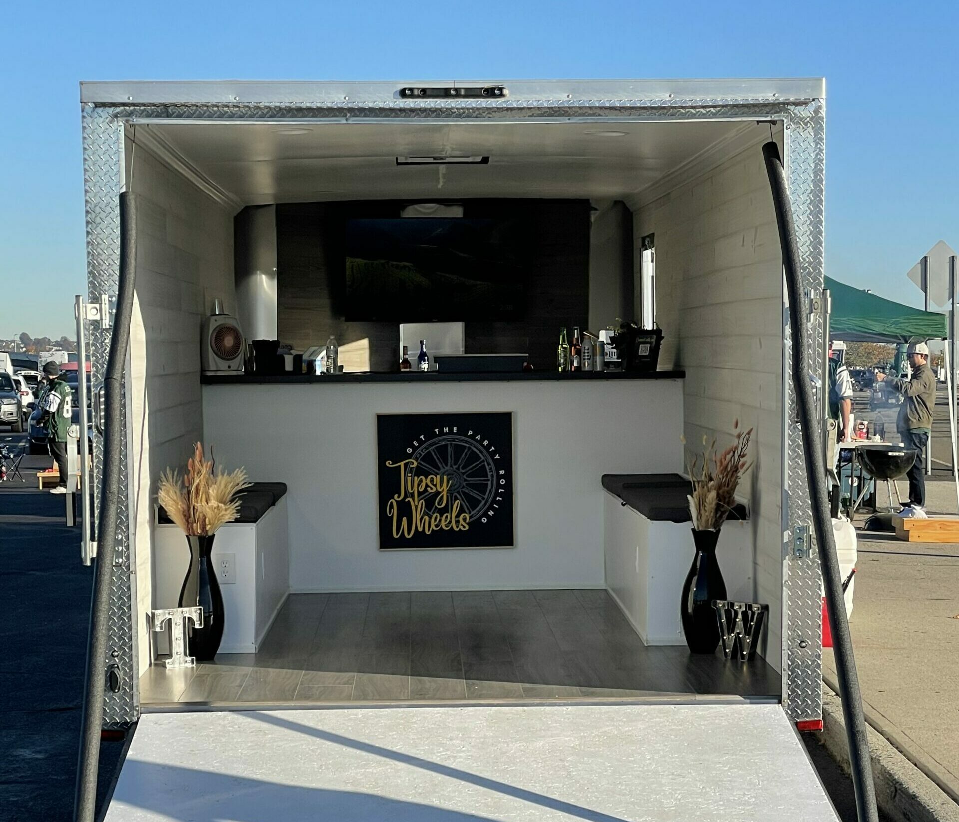 tipsy-wheels-nj-mobile-bar-find-mobile-bars