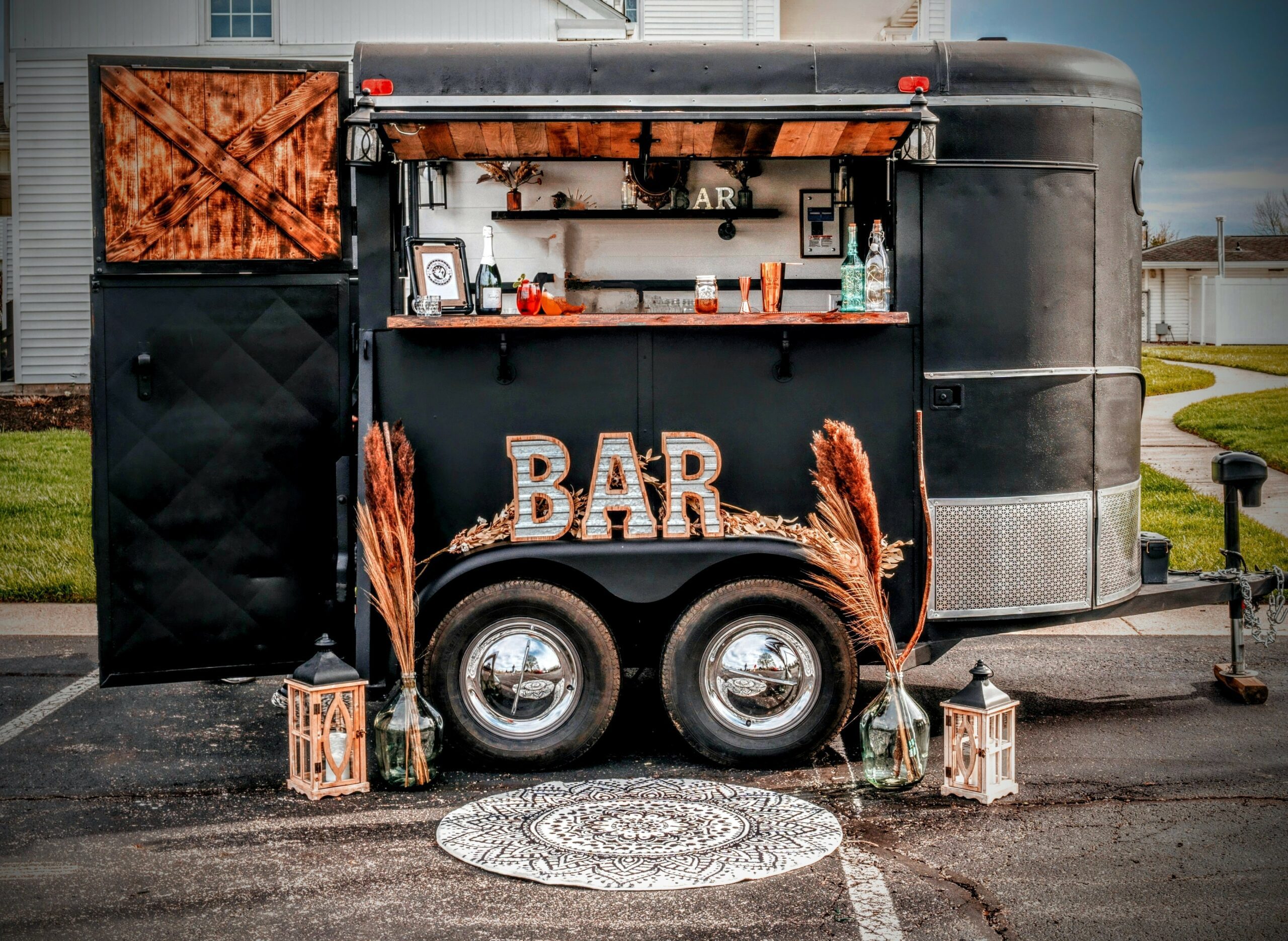 The Four Tailed Fox, OH Mobile Bar - Find Mobile Bars